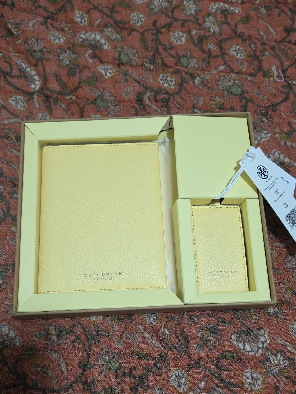 Tory Burch Pale Yellow Pebbled Passport Case And Luggage Tag